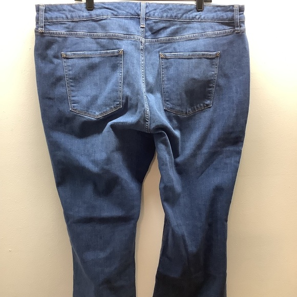a.n.a Size 22W High Rise Flare Jeans. New With Tags - Picture 7 of 12